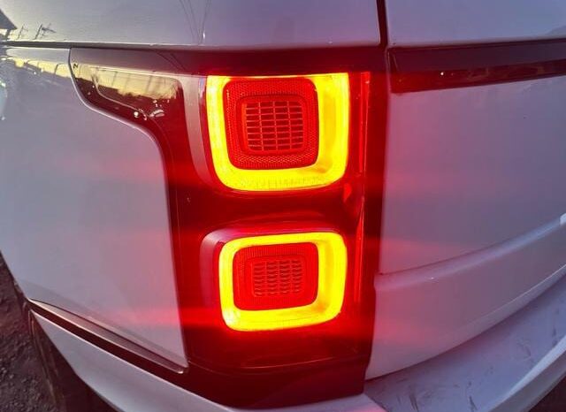 
								LAND ROVER RANGE ROVER 2019/8 full									