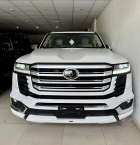 TOYOTA LAND CRUZER LC300 2023