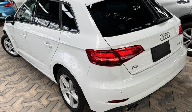 
								AUDI A3 2018 full									